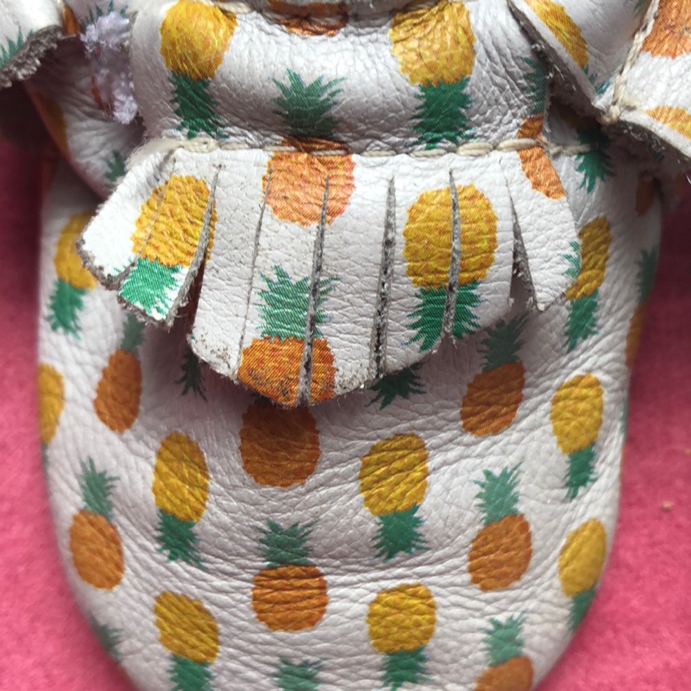 Pineapple Freshly Picked moccasins size 3 - Picture 2 of 6
